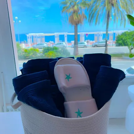 Les Pieds Dans L Eau *