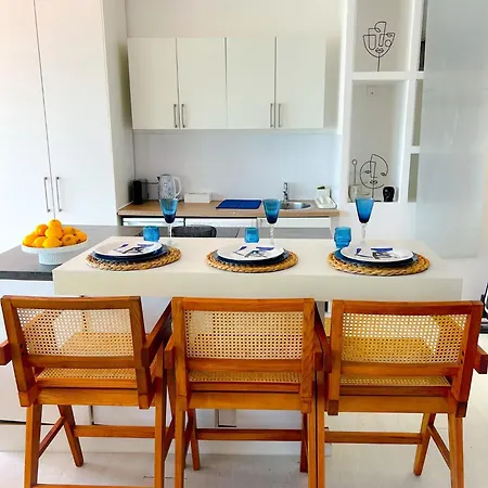 Les Pieds Dans L Eau * Νίκαια